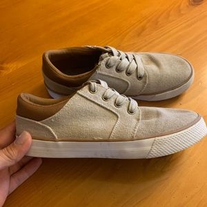 Canvas Place Sneakers